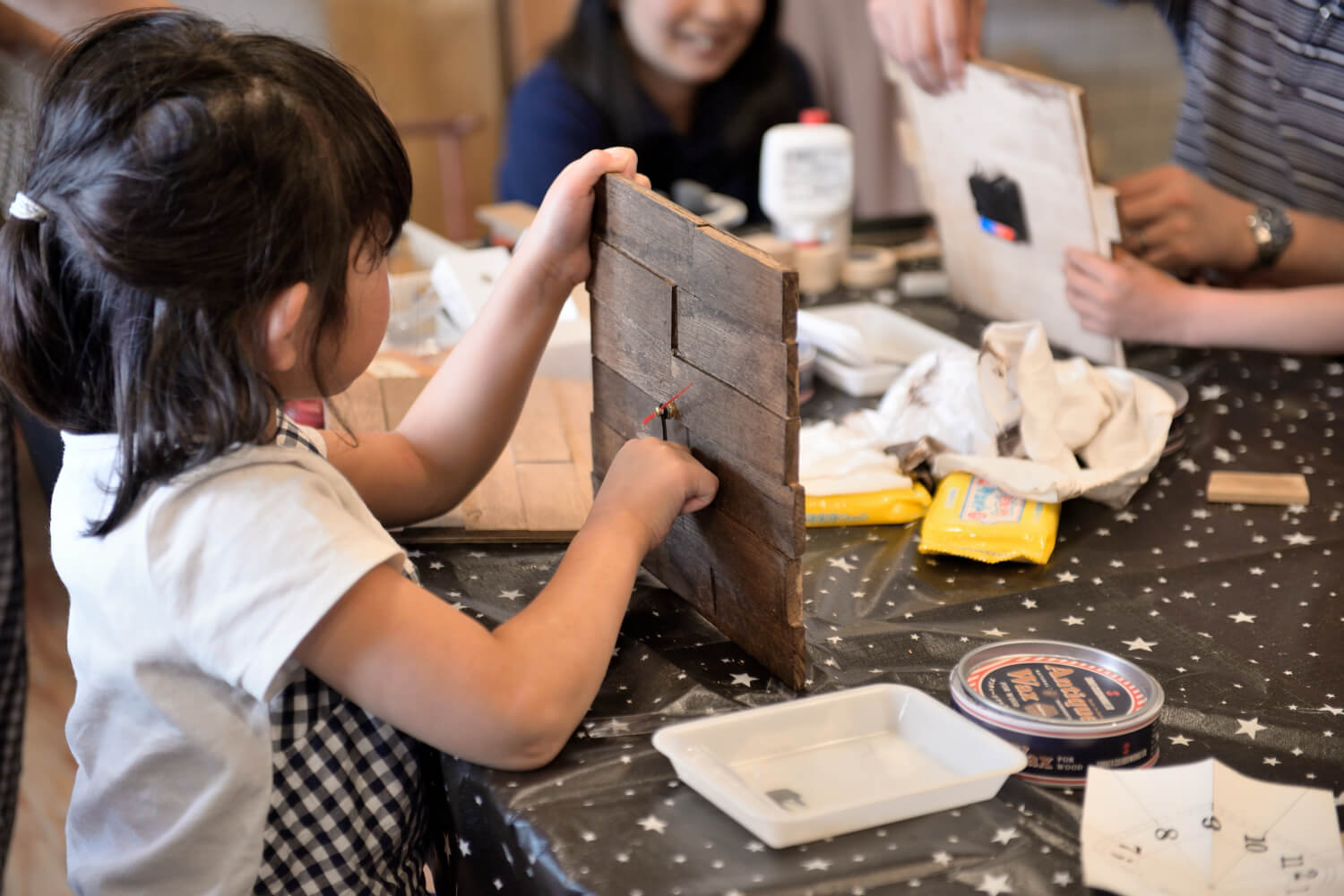 イベントレポート「DIY体験！木の時計づくりワークショップ」で手作りをインテリアに写真10